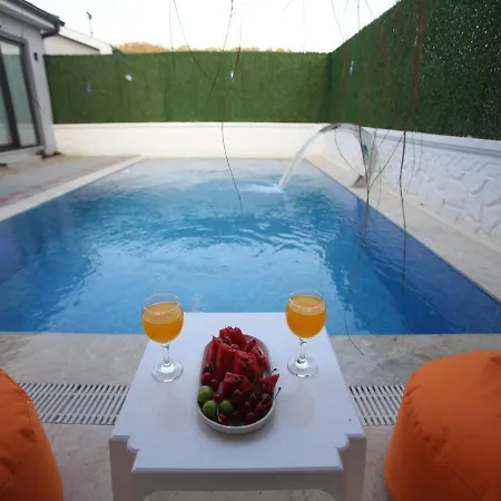 Private Pool In Nature For 4 People, Yaniklar - Awz 232